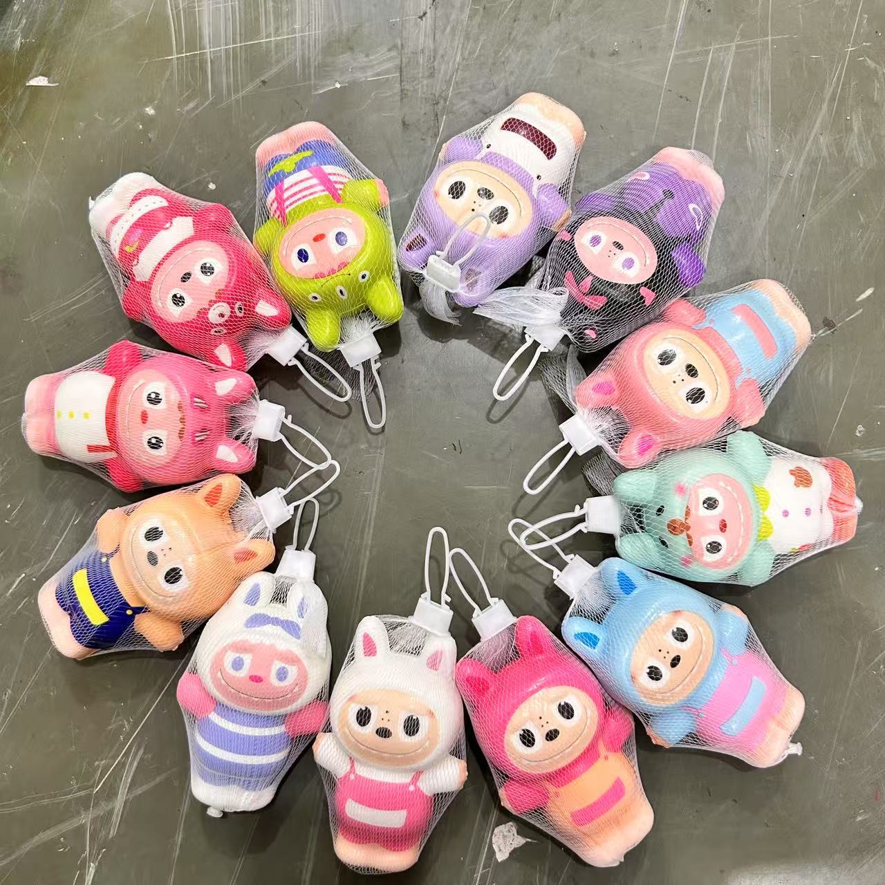 Nuevos bocadillos de dibujos animados, ropa de tela pellizcada, juguetes para niños, rebote lento, adornos periféricos hechos a mano, regalos descomprimidos al por mayor image 7