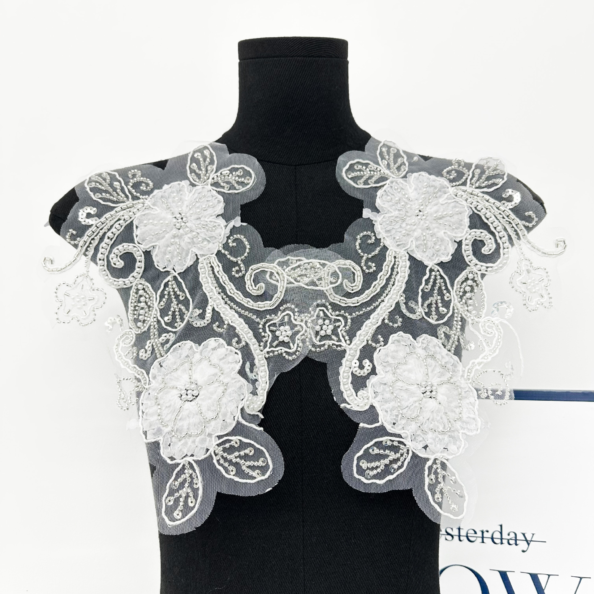 Blanco encaje bordado pegatinas de encaje floral vestido de boda DIY accesorios multi-tamaño floral mariposa decoración simétrica image 14