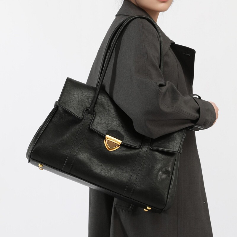 Retro Soft Leather Commuter Tote Briefcase 2026 New Trendy Large-Capacity Shoulder Computer Bag with a High-End Feel for Commuting