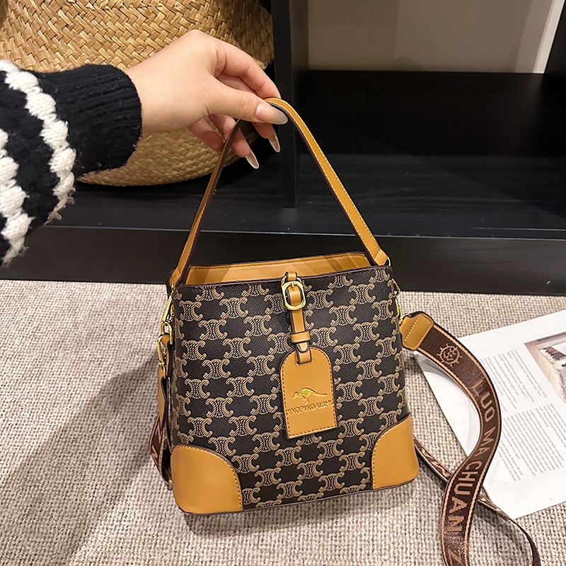 Crossbody Stylish Bucket Bag 2026 Spring New Trendy Retro Shoulder Bag Women's High-End Practical Handbag Crossbody Stylish Bucket Bag 2026 Spring New Trendy Retro Shoulder Bag Women's High-End Practical Handbag