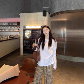 简约百搭白色套头内搭长袖T恤女秋季休闲宽松修身显瘦打底衫上衣