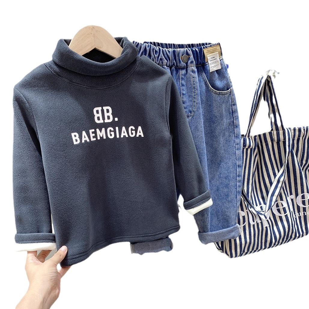 Letra simple Top forrado de lana 2023 Otoño e Invierno Camisa de fondo compuesta de terciopelo de una sola pieza para niños nuevos top de manga larga para bebés
