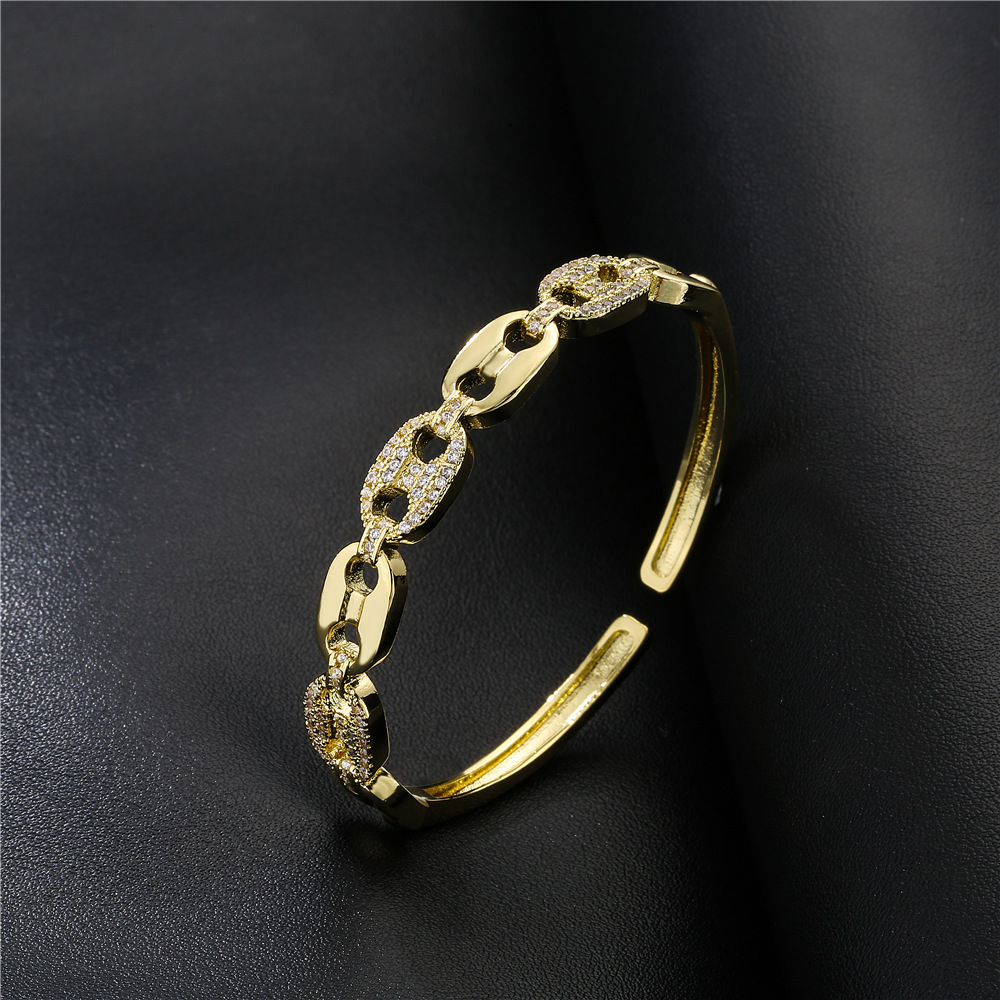 Fashion New Product Copper-plated 18k Gold Micro-inlaid Zircon Pig Nose Bracelet display picture 2