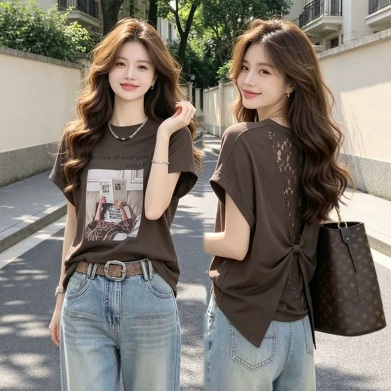 Korean-Style Design with Hollow Back Lace Splicing Short-Sleeve T-Shirt for Women, 2026 Summer New Slim-Fit Stylish Top Korean-Style Design with Hollow Back Lace Splicing Short-Sleeve T-Shirt for Women, 2026 Summer New Slim-Fit Stylish Top