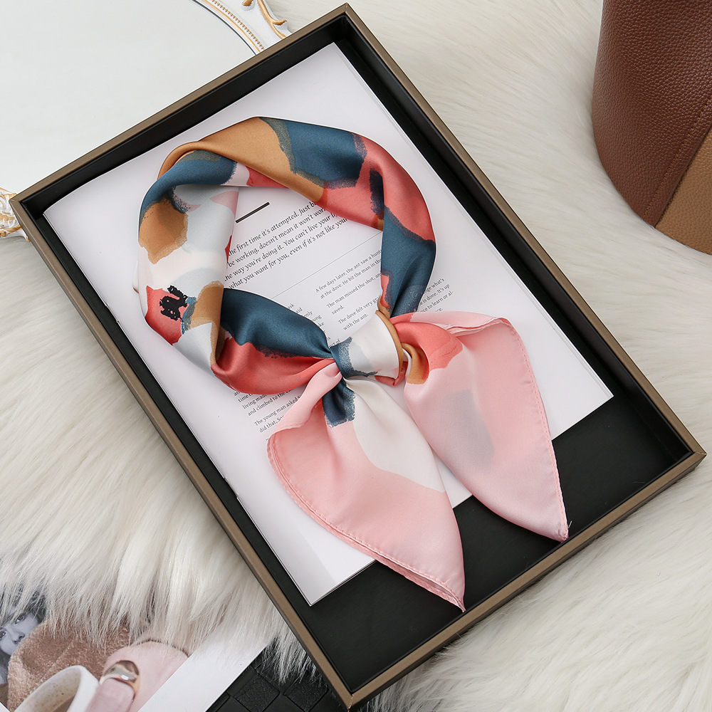 Transfronterizo nueva seda cuadrada impresión de moda 70 bufandas de seda decoración profesional floral bufandas damas al por mayor