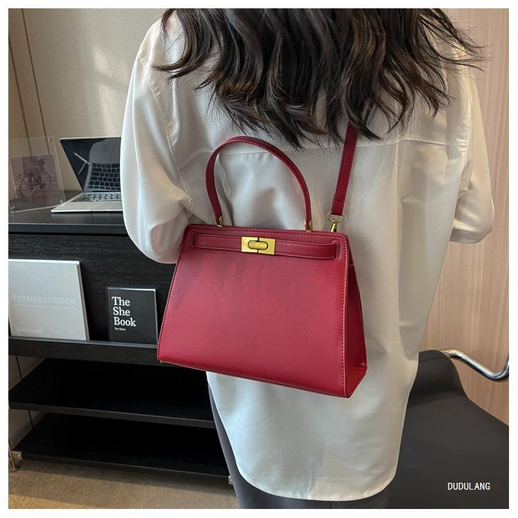 Single Shoulder Strap Strap Type Women's Medium Pu Leather Solid Color Vintage Style Classic Style Square Flip Cover Crossbody Bag