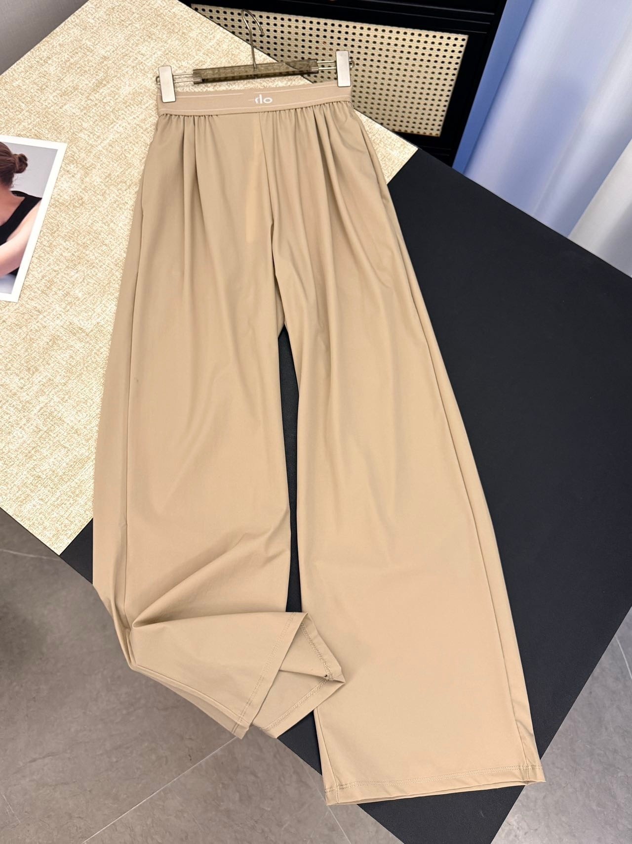 Khaki / S