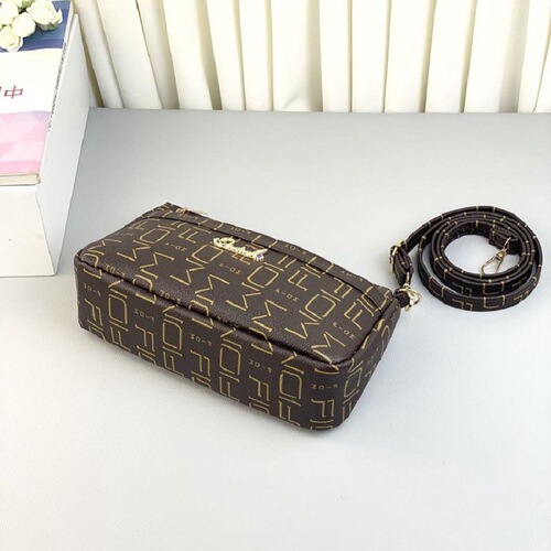 Qianzihu women's bag new retro shoulder bag fashion live broadcast small bag middle-aged mother mobile phone bag shopping bag