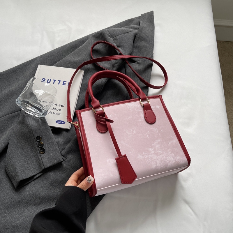 Alto sentido de la bolsa de hombro para mujeres 2024, nuevo verano versátil bolso de mano, bolso de mano, bolso de clase