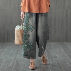 秋の新型ストレートワイドパンツ文芸花ジーンズ女性刺繍レトロゆるいパンツ