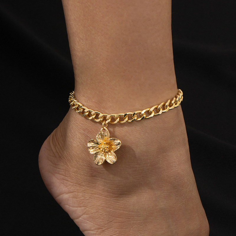 Europe and the United States cross-border jewelry fashion temperament golden flower anklet female metal simple thick chain flower foot wholesale