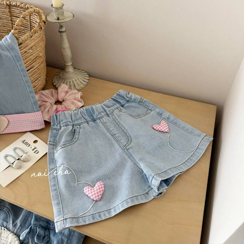 Children's Star Round Girls Pantalones cortos de mezclilla Nuevo estilo estilo estilo occidental, niños pequeños y medianos, pantalones de amor para bebés, pantalones calientes de todo fósforo de verano image 5
