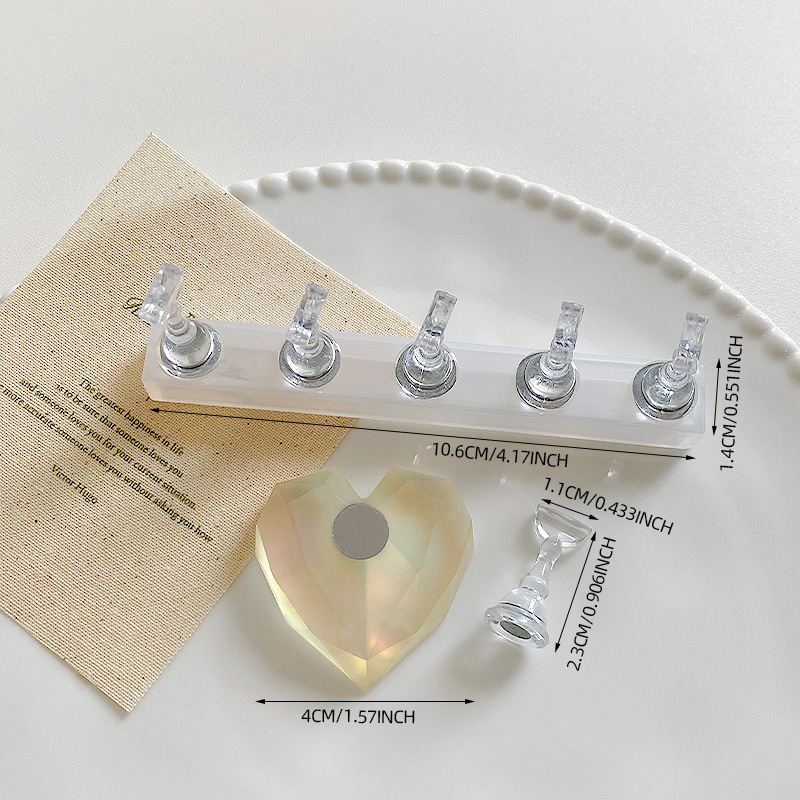 Soporte magnético para práctica de uñas con tiras largas de gelatina de color mocha, herramienta artesanal transfronteriza de color claro.