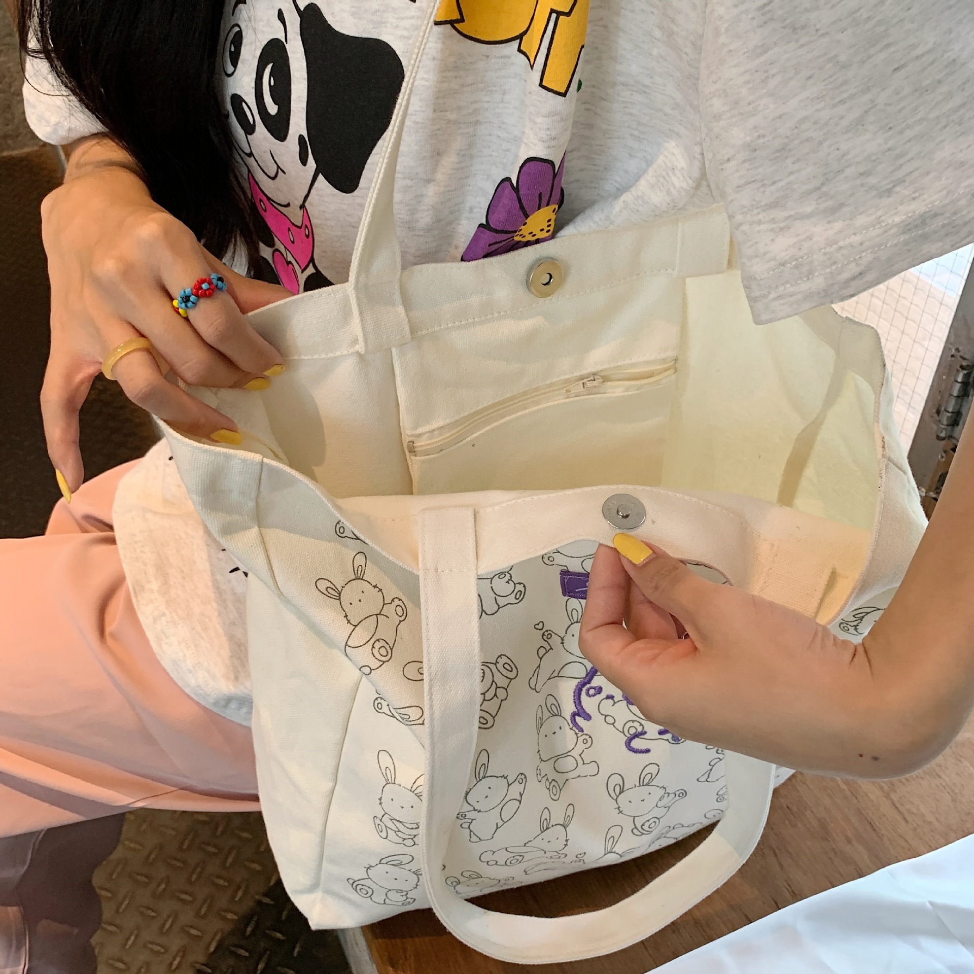 Stock 26104 Little Rabbit Canvas Bag, large-capacity single-shoulder bag for women, simple student double-shoulder handbag, durable undefined
