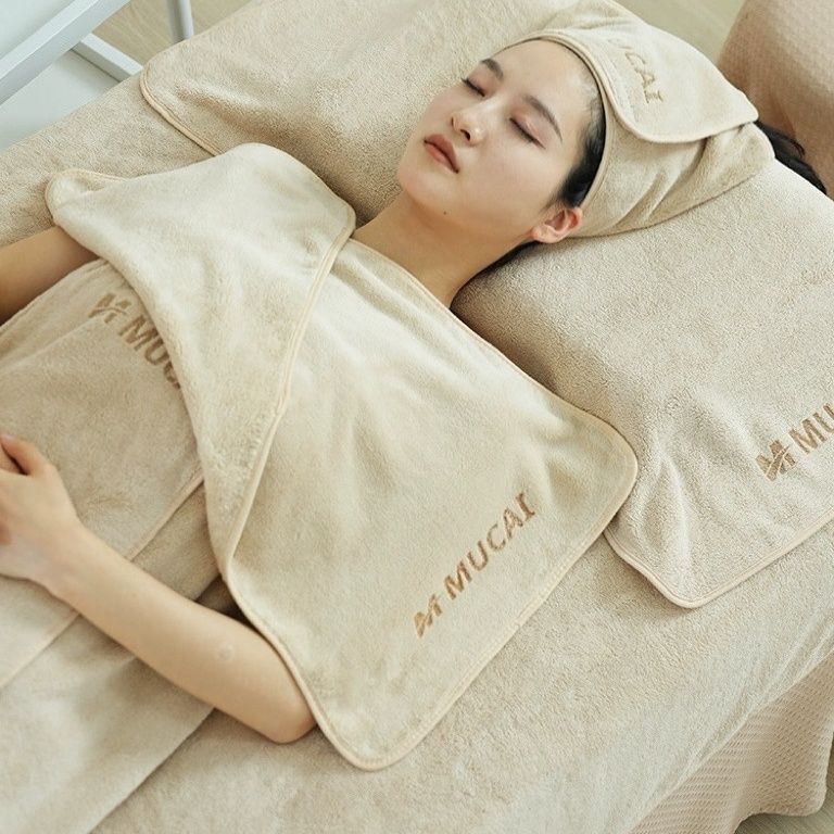 Beauty Salon Towel Wrap, Absorbent and Lint-Free, Large Bath Towel, Skin Management Towel with Hole, Bed Sheet with Engraving Beauty Salon Towel Wrap, Absorbent and Lint-Free, Large Bath Towel, Skin Management Towel with Hole, Bed Sheet with Engraving