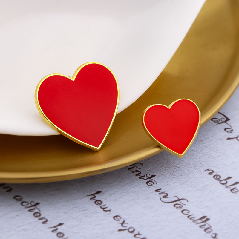 Red Love Brooch Girl Heart Collar Pin Accessories Clothes Fixing Pin Cute Exquisite Decorative Pin Manufacturers