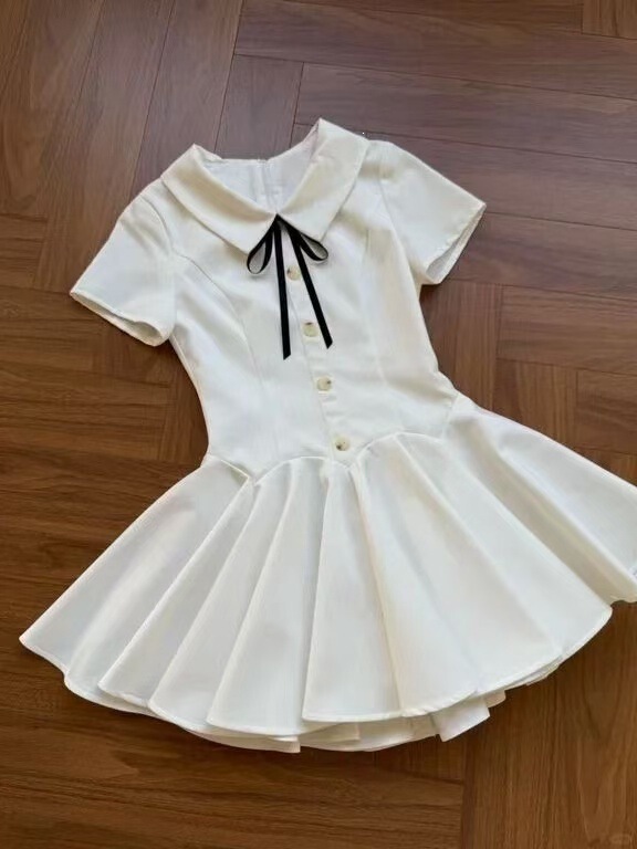 The Thoughts of a Young Girl: French-Style Sweet Bowknot White Short-Sleeve Dress with a Rich Lady Vibe, New Summer Puffy Dress
