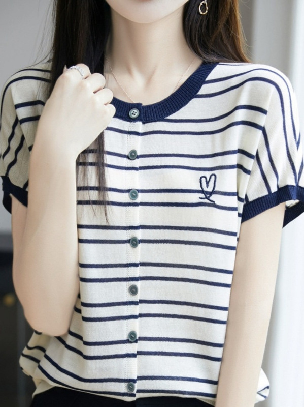 女性用夏ニット半袖Tシャツ、韓国風ラウンドネック、コントラストストライプ、愛の刺繍トップス、ゆったりとした半袖ボトムシャツ|undefined