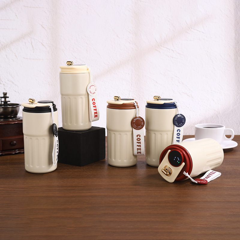 Smart Temperature-Displaying 316 Stainless Steel Coffee Thermos Cup with High Aesthetic Value, Portable for Office and Business Use, with a Carrying Strap