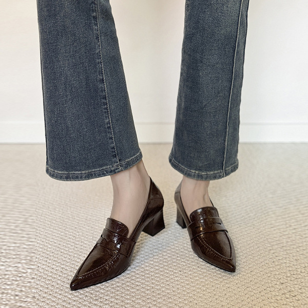 Retro shoes English style