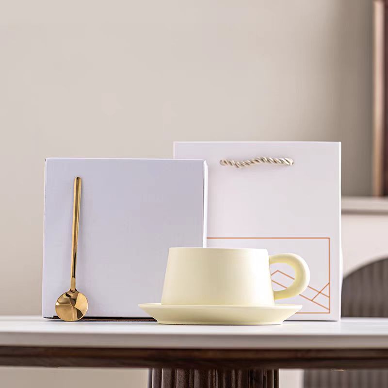 Ver la montaña Taza de café Taza de cerámica Taza de café con leche de lujo ligero de alta calidad Regalos para colegas y novios