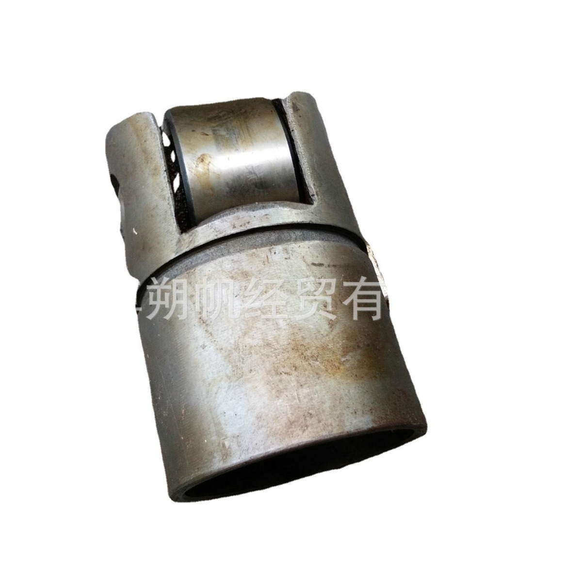 供应淄博柴油机配件淄柴8250柴油机气阀顶杆套筒总成L250-12-077