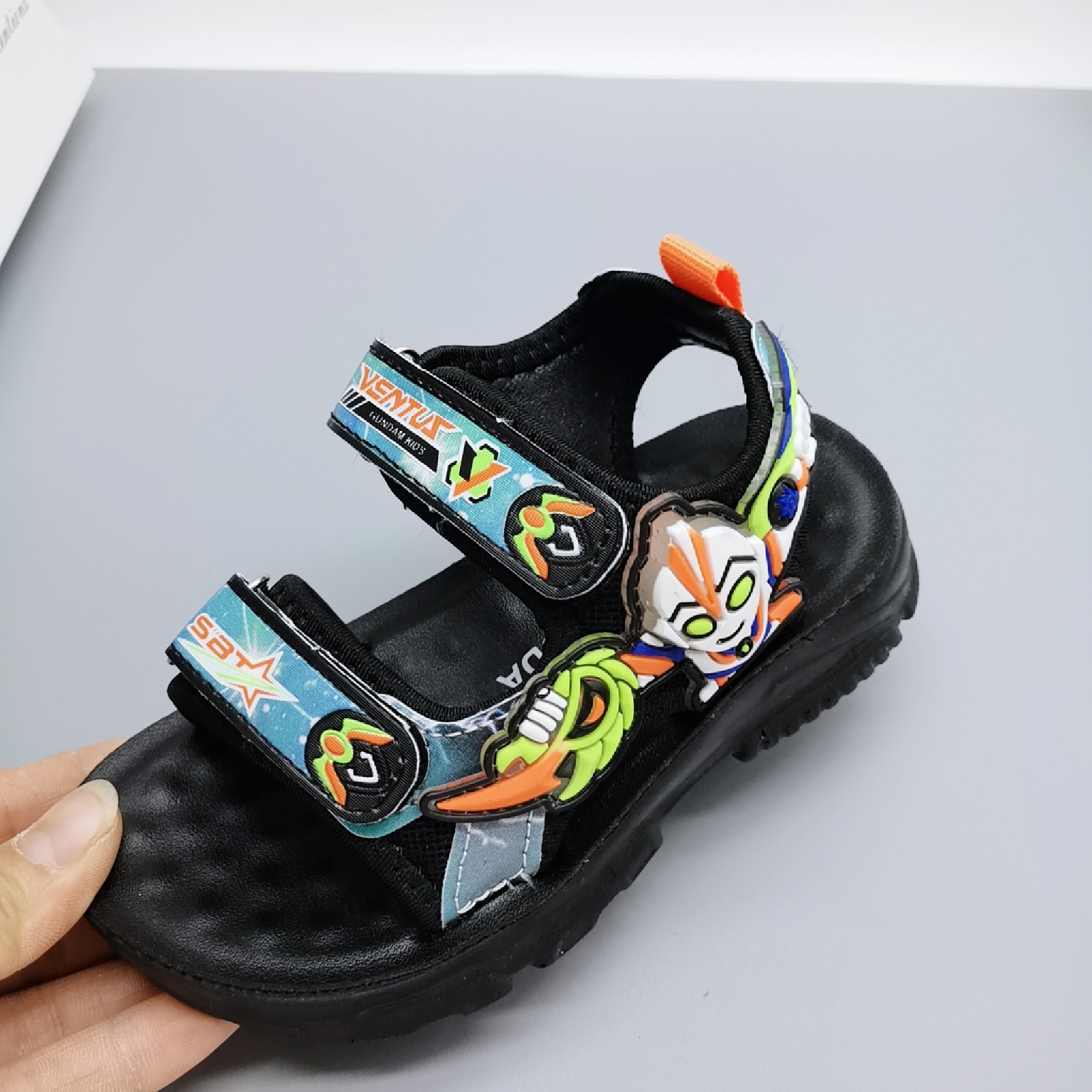 Sandalias de verano de 1 a 3 años Sandalias de fondo ligero para niños Zapatos de playa para niños Sandalias para niños Sandalias para bebés Zapatos para niños