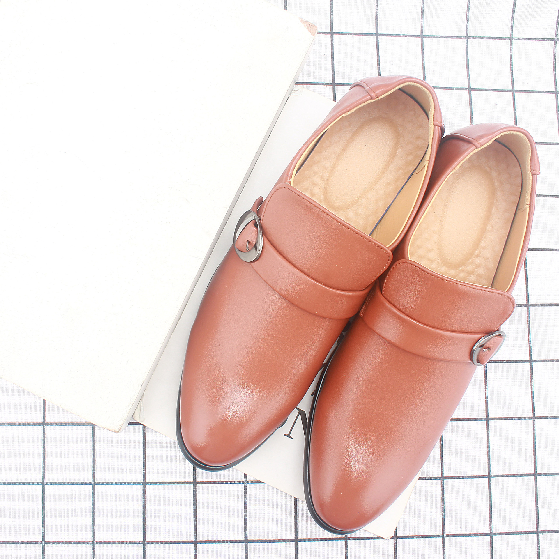 ��ʽ����ƤЬ�羳�����¿��ָ�Ьʱ����ʿ�׽�����ƤЬ1836