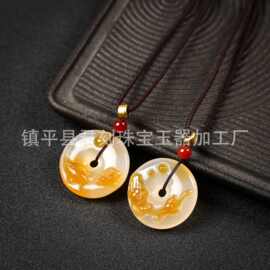 天然玛瑙俏色莲花扣时尚精品玉髓一口糖复古平安扣猫扣项链吊坠