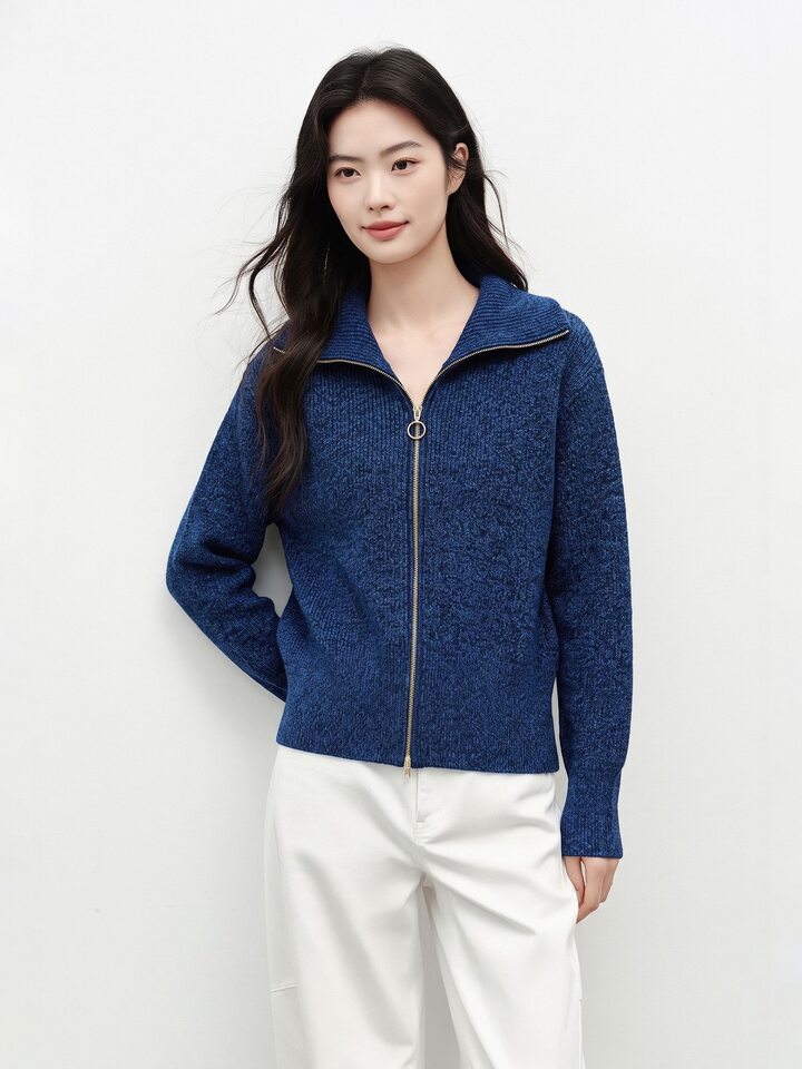 Áo khoác dệt kim nữ màu xanh da trời, dáng cardigan khóa kéo, chất liệu len cừu mềm mại, tay dài — Màu xanh da trời