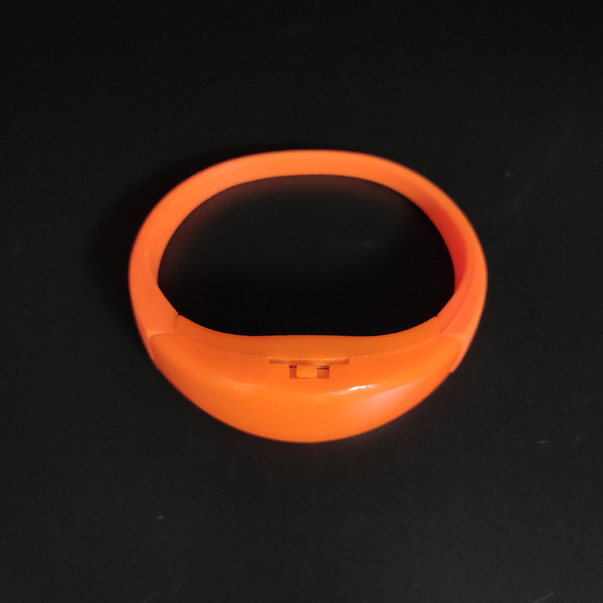 LED声控发光硅胶手环 户外运动夜跑闪光手环 酒吧气氛助威道具