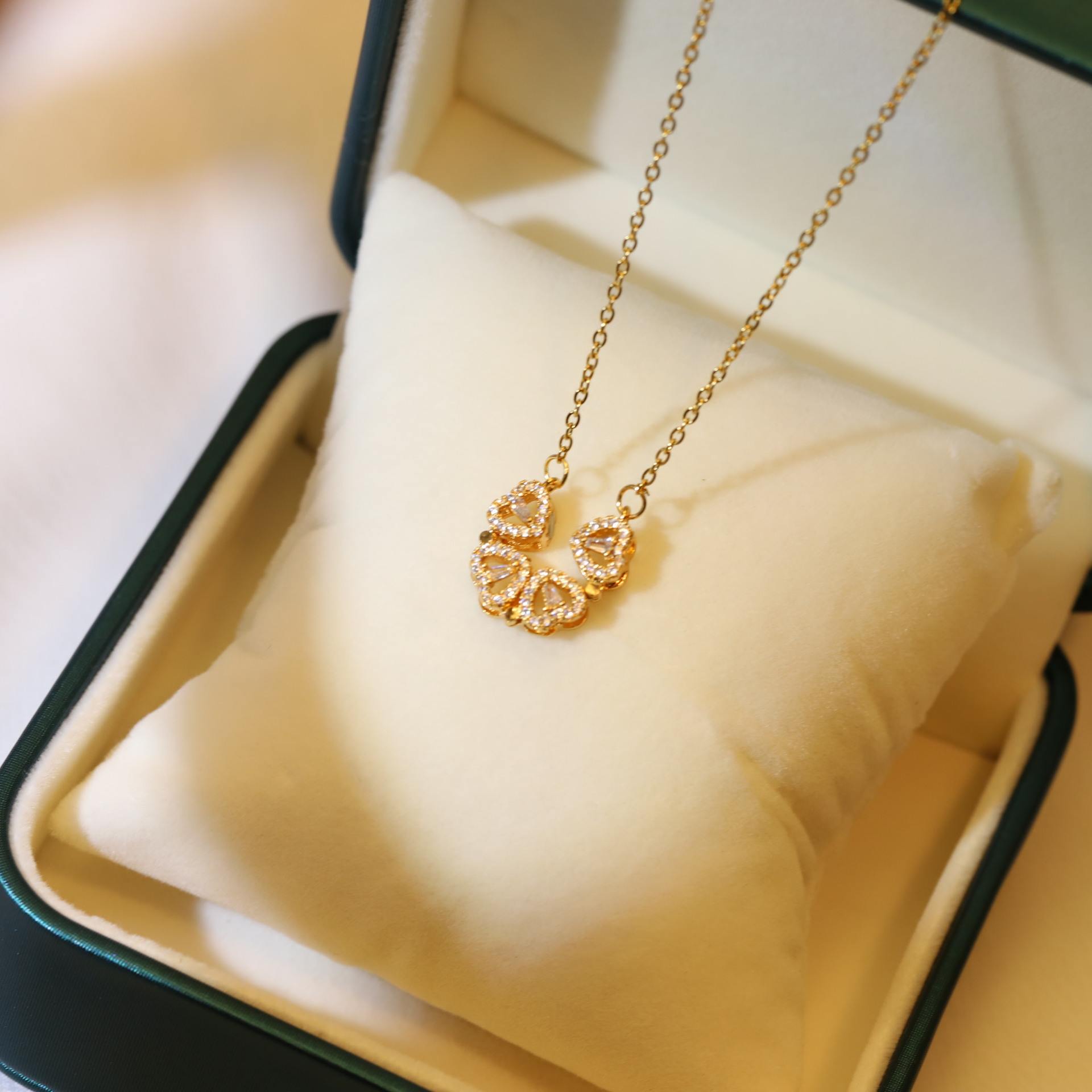 Sweet Heart Shape Titanium Steel Inlaid Gold Rhinestones Necklace 1 Piece