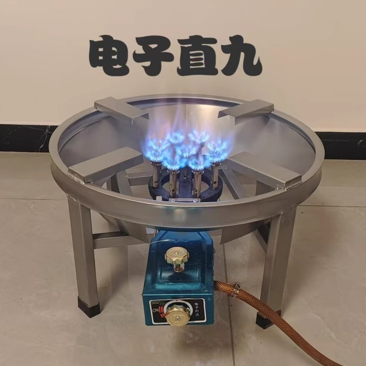 専用の猛ストーブのシングルかまどは麺を煮ます。|undefined