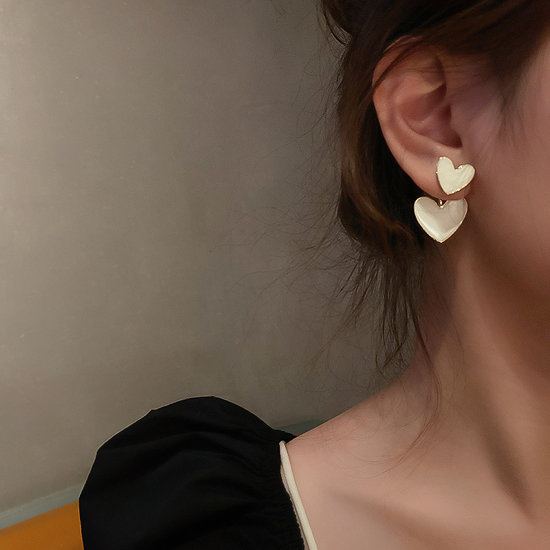 Simple Cute Fashion Heart Earrings display picture 5