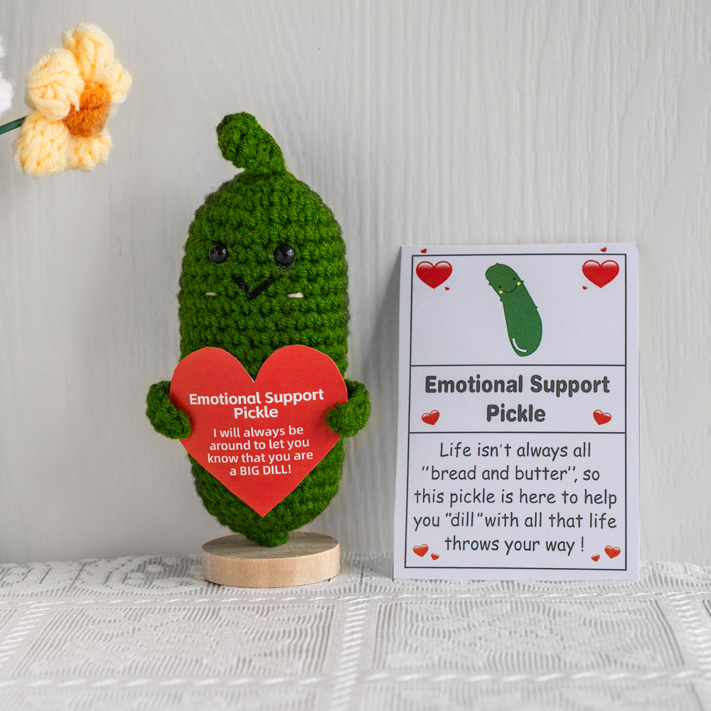 Amazon transfronterizo nuevo lindo energía positiva emocional pepino pepinillo muñeca hecha a mano de punto regalo creativo en stock