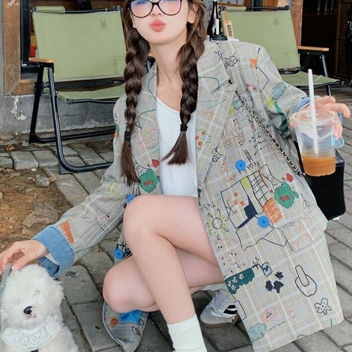 Gray plaid blazer for women, spring/autumn 2026 new design, stylish and trendy, loose fit, casual, with graffiti print