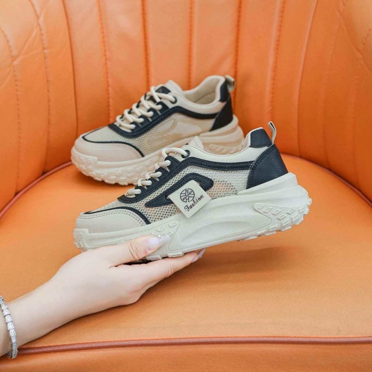 Zapatos cómodos y transpirables para mujeres, verano 2025, nuevos zapatos de mujer, zapatos deportivos casuales de malla para mujeres.