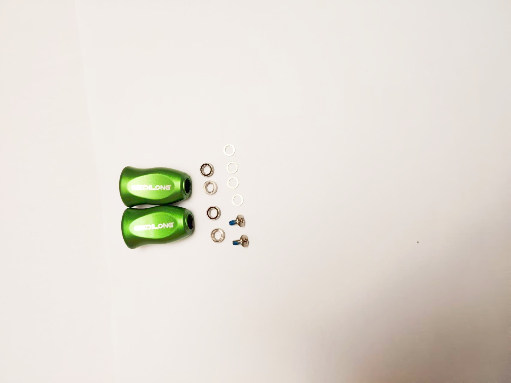 2 grass green grip pills + 4 free bearings + 4 spacers