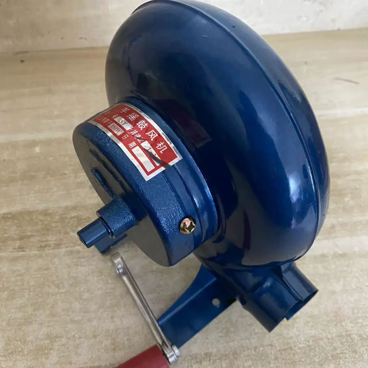 手摇鼓风机，户外风机，烧烤，爆爆米花小炉子用风机老式手摇风机