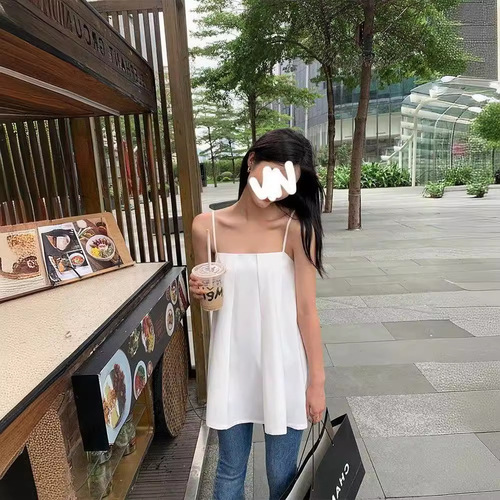 Camisole with shoulder straps, summer design, outerwear, Korean style, loose, mid-length, sleeveless, shoulder-revealing, women's fashion.