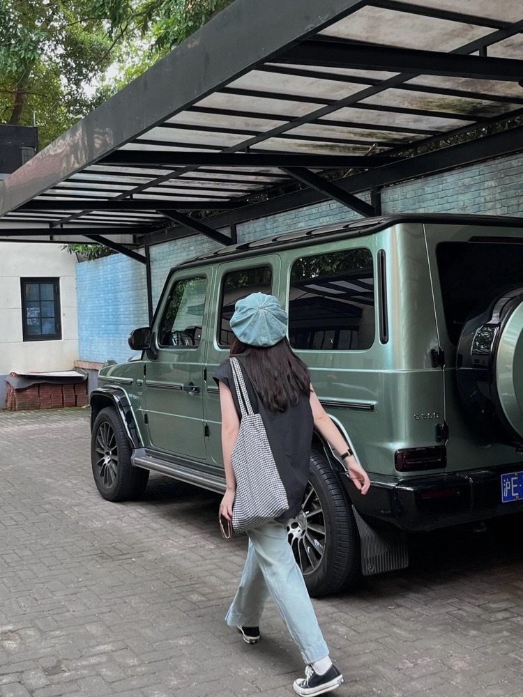 2025年春夏新作トップス ブラック カジュアル 万能 おしゃれ トレンド 着痩せ効果 ルーズフィット 半袖Tシャツ