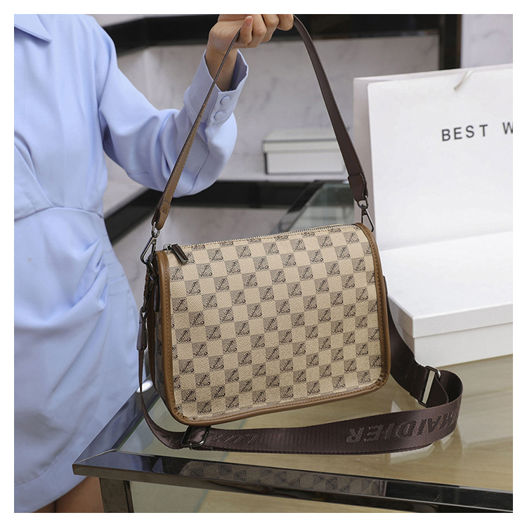 Netizen Women's 2024 New Popular Fashion Print Crossbody Small Square Versatile Broadband Shoulder Pea Bag_voghion.com
