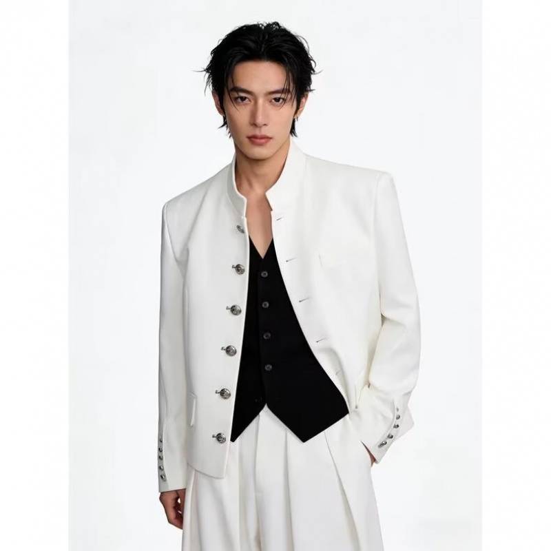 New Chinese-style stand-up collar white suit for young men, suitable for banquets, wedding photoshoots, with metal buttons, casual set, and a sophisticated look New Chinese-style stand-up collar white suit for young men, suitable for banquets, wedding photoshoots, with metal buttons, casual set, and a sophisticated look