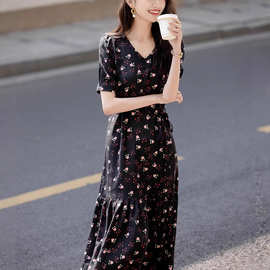 吉维尼花园夏季甜美法式优雅圆领碎花无腰线A字小个子女式连衣裙