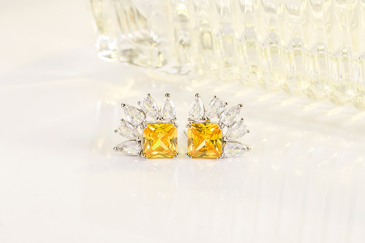 Fashion Geometric Copper Ear Studs Inlay Zircon Copper Earrings 1 Pair