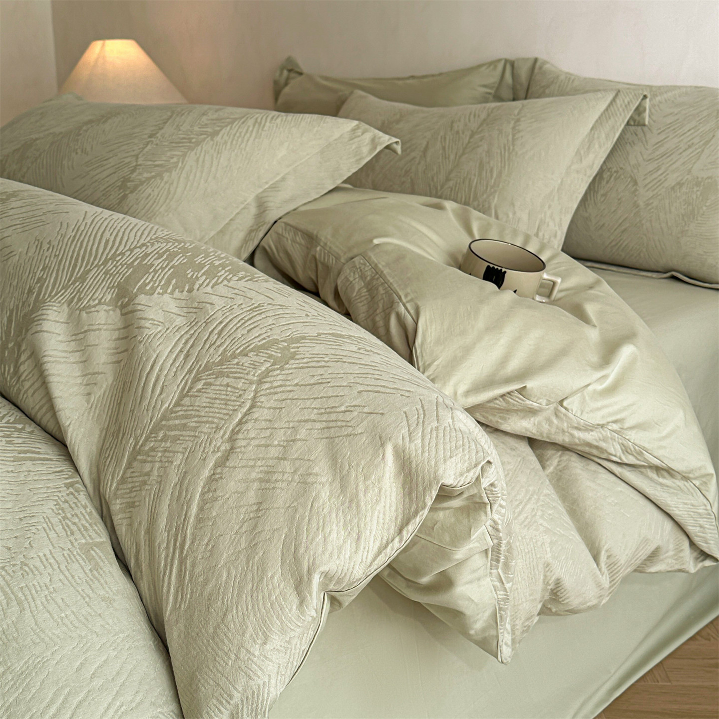 100% algodón brillante relieve tridimensional jacquard de alta calidad cuatro piezas de ropa de cama tres piezas de regalo