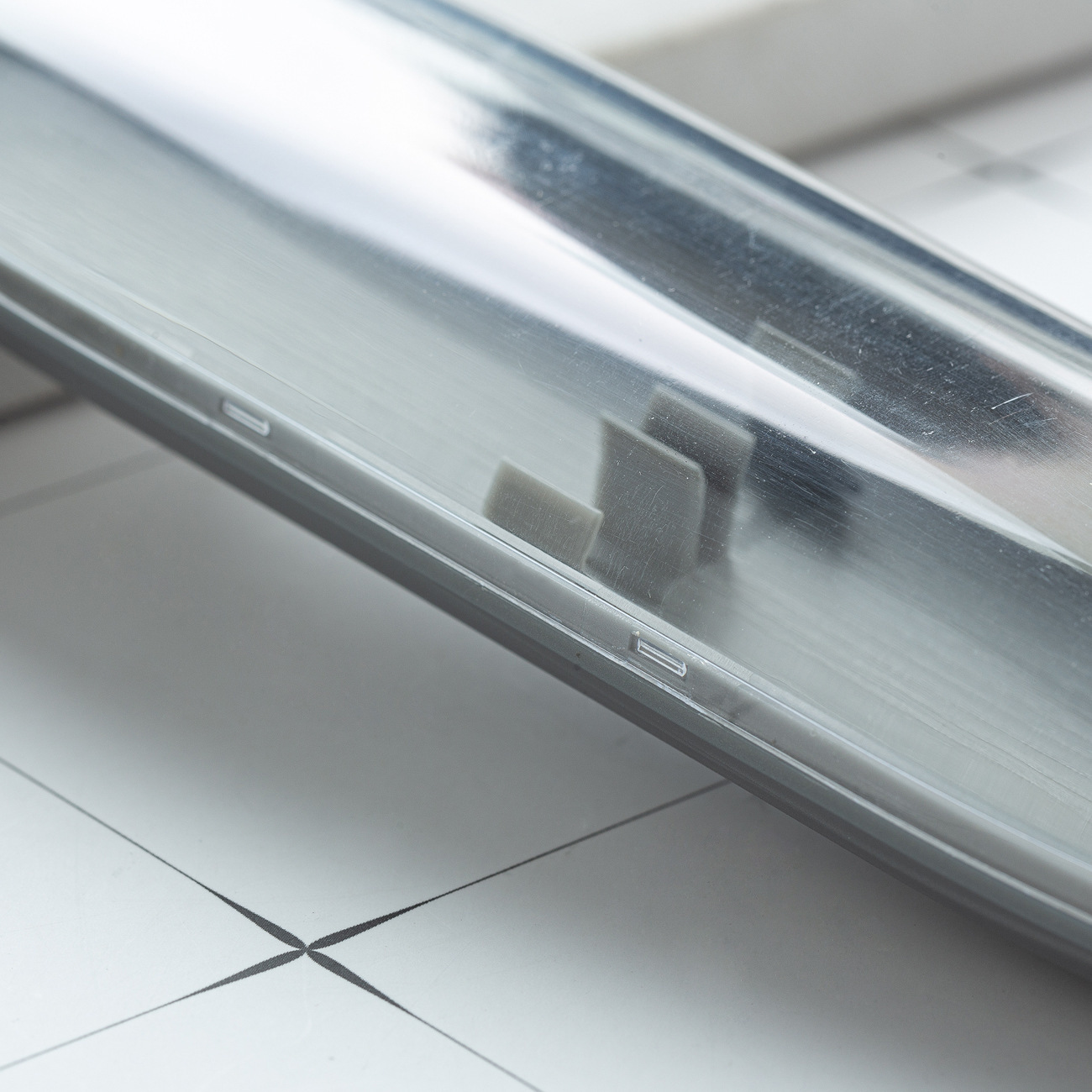 Fabricante mayorista caja de bolígrafo de plástico de cabeza redonda bolígrafo embalaje caja de bolígrafo de metal flip caja de papelería puede imprimir logotipo