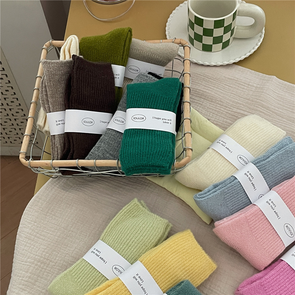 Women's Simple Style Solid Color Wool Polyacrylonitrile Fiber Crew Socks A Pair display picture 8