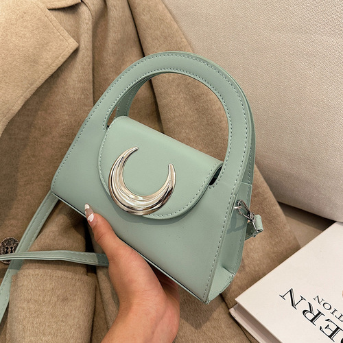 Internet celebrity fashion small fresh and western style handbag  early spring new style simple one-shoulder crossbody bag temperament small square bag