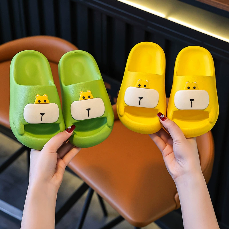 Новые летние детские тапочки из ЭВА 2025 года оптом: нескользящие, износостойкие, милые мультяшные домашние тапочки для детей постарше
